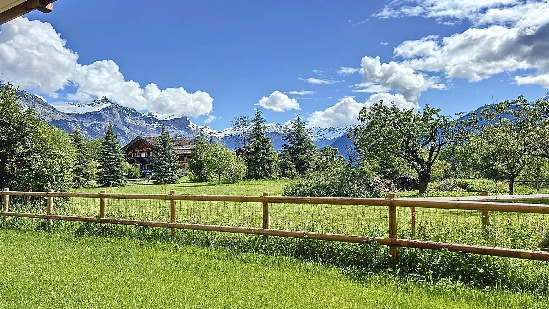 Apartment Appartement Neuf 3 Chambres A Combloux, Vue Mont Blanc, Jardin, Parking, Wifi - Fr-1-560-143